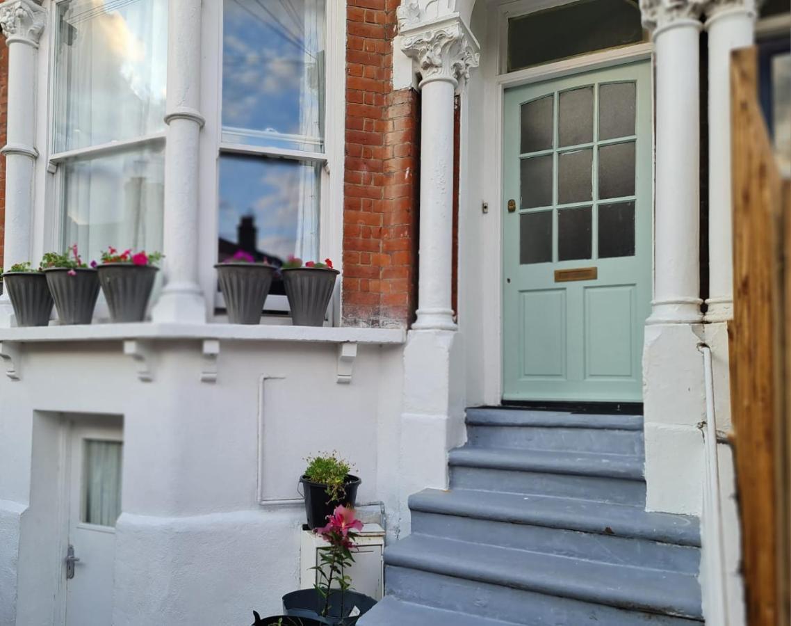 3-Bed House In London Self-Contained In Ladywell Villa Bagian luar foto